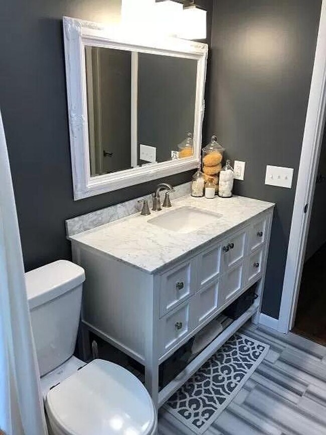 Building Photo - Charming 3-Bedroom Westlake Retreat with Prime Location and Serene Backyard Oasis