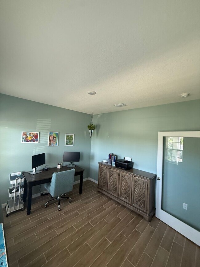 Building Photo - 4 Bedroom/3 Bath two-story home in Arbor Greens