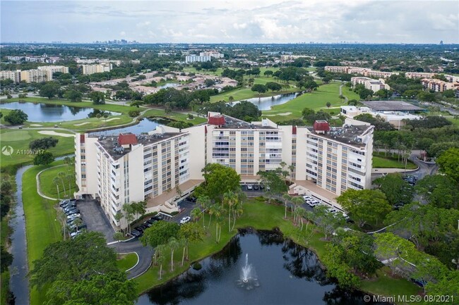 Building Photo - 6921 Environ Blvd