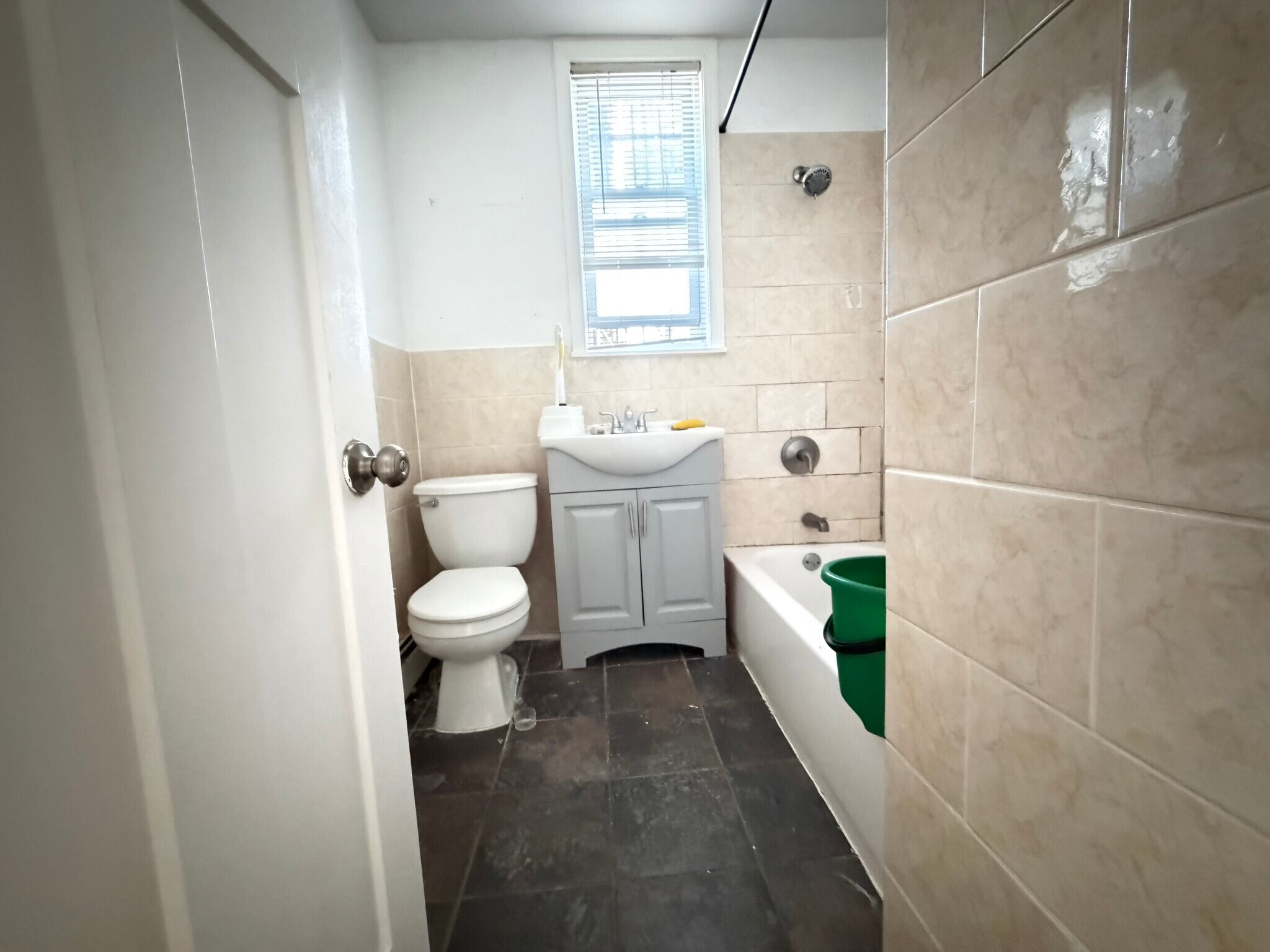 Building Photo - 6 Vreeland Ter