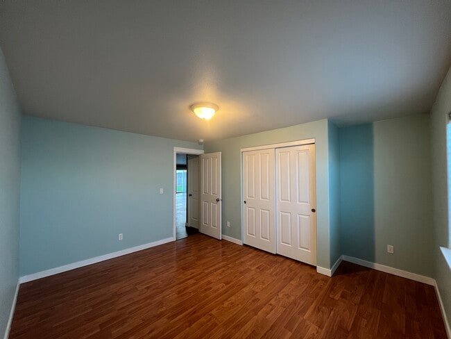 Building Photo - 4412 Valencia Dr