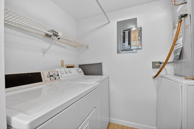 Building Photo - 4996 Sable Pine Cir