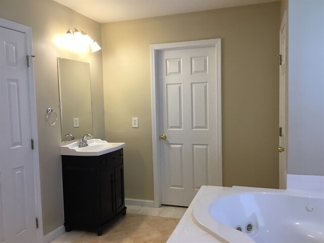 Building Photo - 1009 Yarrow St