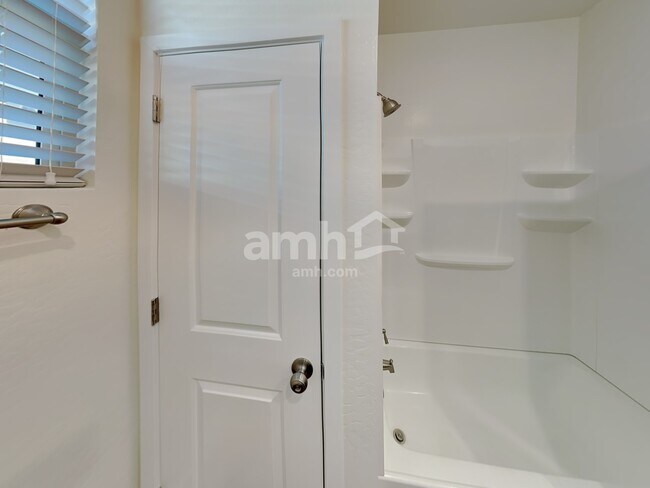 Building Photo - 7161 E Bobwhite Ct