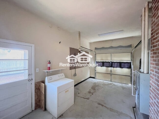 Building Photo - 3904 S Rd