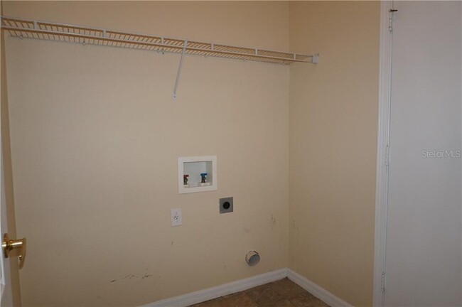 Building Photo - 817 Terranova Rd