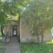 Building Photo - Nice 2Bed/1Bath Cottage
