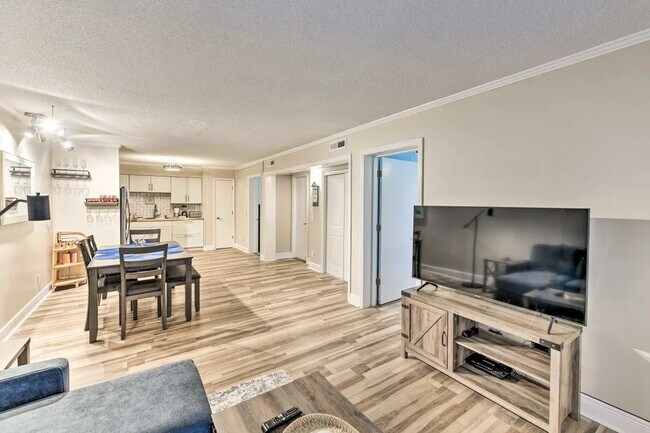 Building Photo - Charming 2 Bed/2 Bath Condo in Hilton Head...