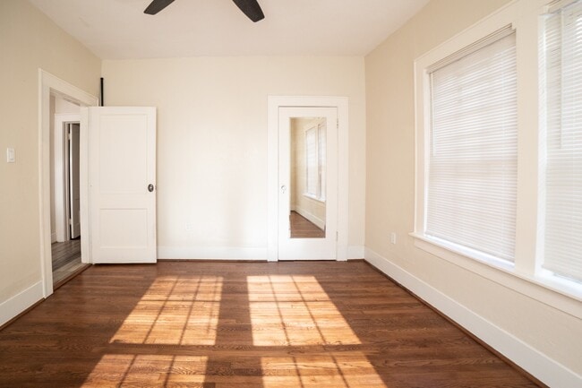 Building Photo - 1922 Wentworth St