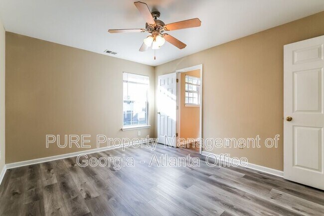 Building Photo - 1706 Stonehaven Cir