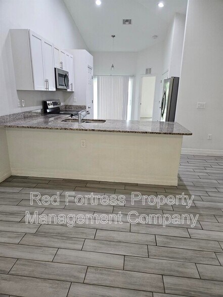 Building Photo - 167 Meadow Rd