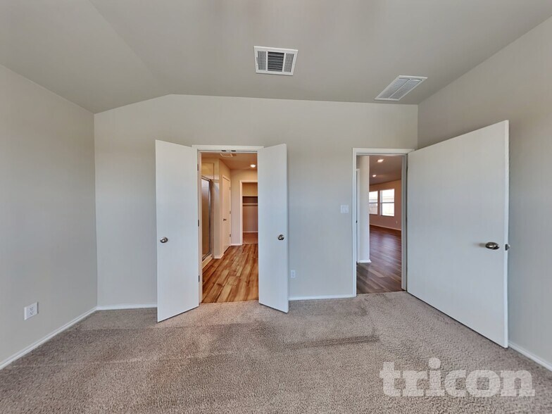 Building Photo - 5105 Sidesaddle Dr