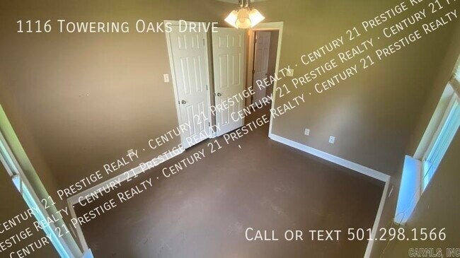 Building Photo - 1116 Towering Oaks Dr