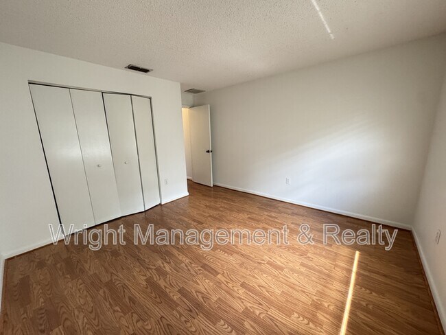 Building Photo - 7908 Knight Dr