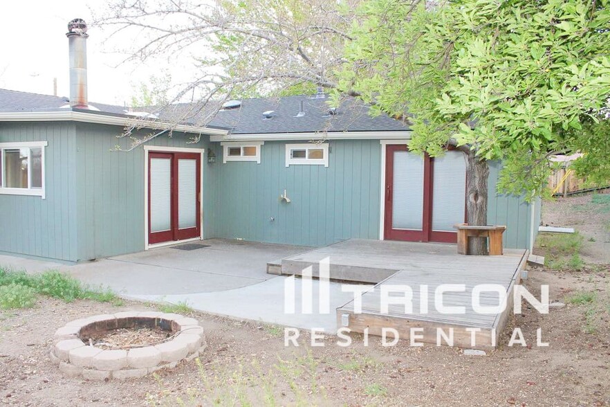 Building Photo - 1045 Crown Dr