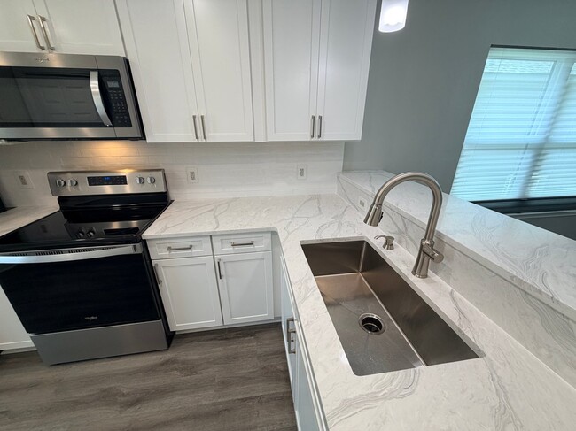 Building Photo - 7738 Lola Cir