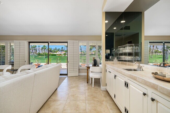 Building Photo - 44825 Guadalupe Dr