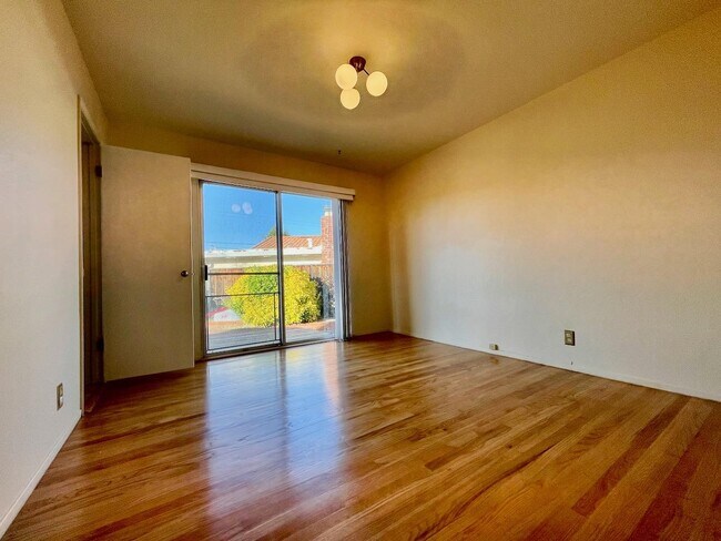 Building Photo - 7583 Lockford Ct