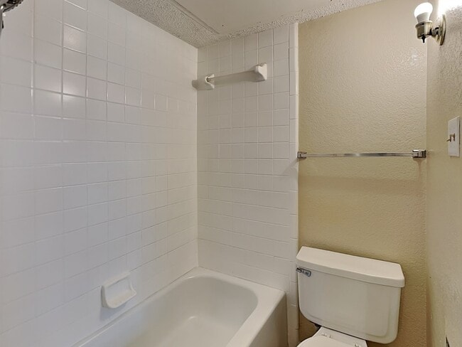 Building Photo - 836 White Rock St