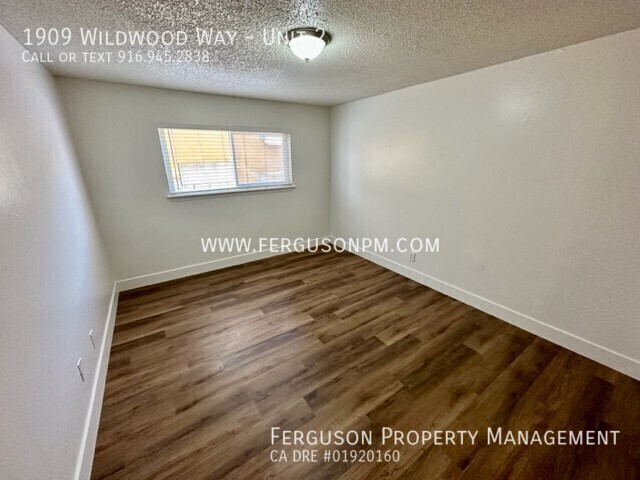 Building Photo - Remodeled Two Bedroom in East Roseville