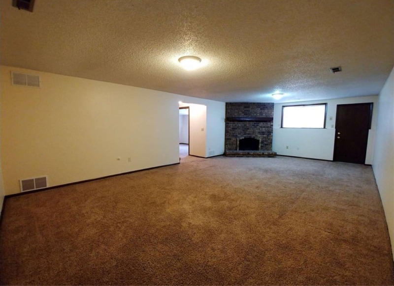 Building Photo - 8417 E Gilbert St