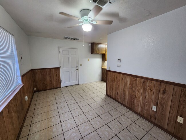 Building Photo - 1 bedroom  1 bathroom apartment