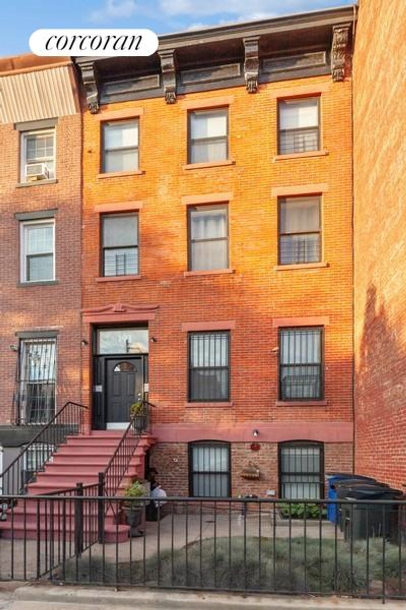 Building Photo - 191 Putnam Ave