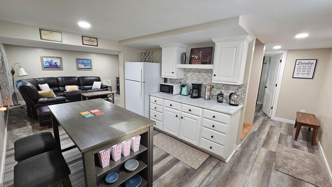 Building Photo - Fully Furnished 3 Bedroom Home in Coeur d'...