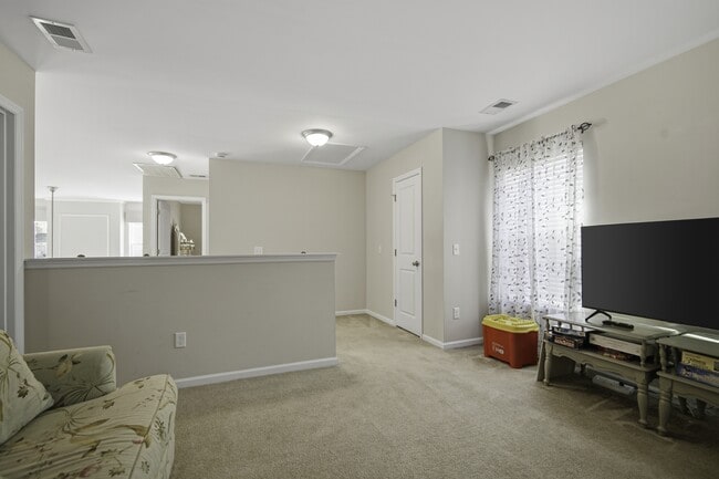 Building Photo - 225 Urbano Ln