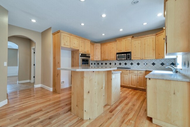 Building Photo - Jewel up in Alpine