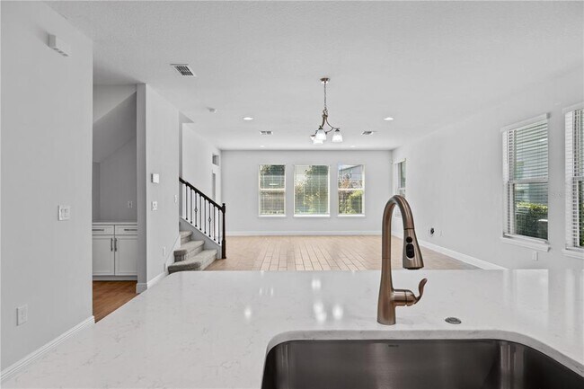 Building Photo - 15537 Mango Isle St