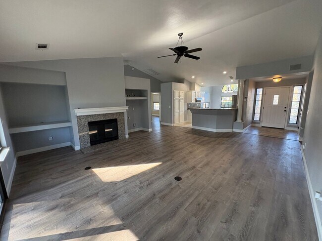 Building Photo - SE Visalia home coming soon!