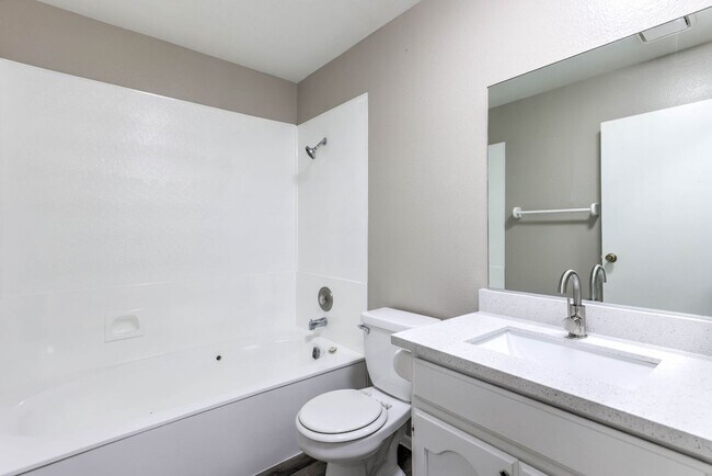 Building Photo - Newly RENOVATED Two Bedroom, 2 Bathroom Condo