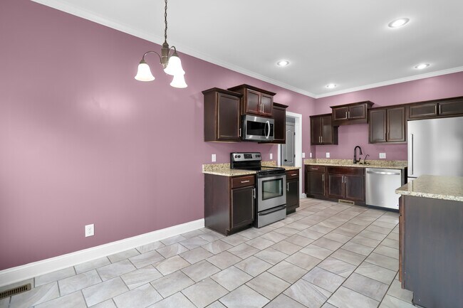 Building Photo - 3375 Cotham Ln