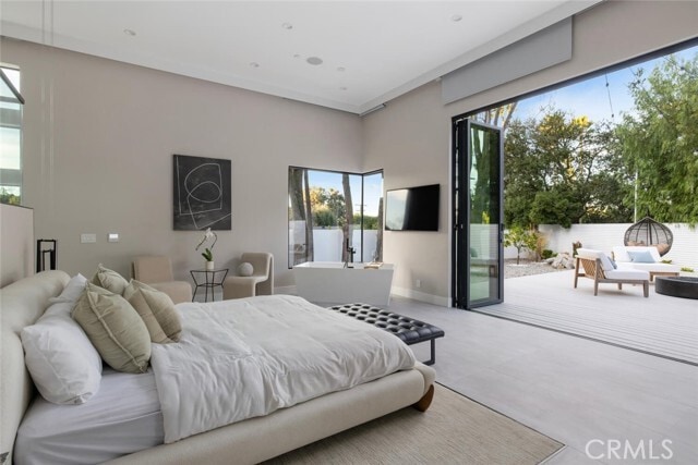 Building Photo - 22020 Alizondo Dr