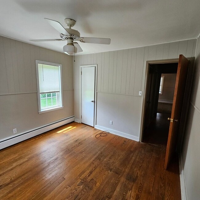 Building Photo - COMING SOON!!  Gorgeous 4 Bedroom Home in ...