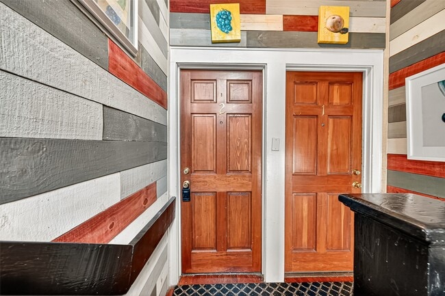 Building Photo - 711 Fargo St