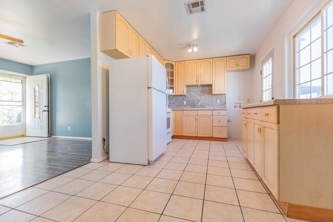 Building Photo - Charmful Remodeled Home with Refrigerated Air