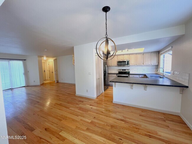 Building Photo - 2875 Idlewild Dr
