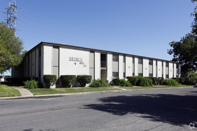 Primary Photo - Bronco Apartments