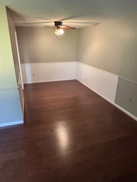 Building Photo - 1134 Hartford Tpke