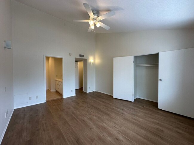 Building Photo - 22865 Del Valle St