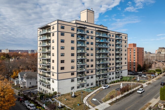 Building Photo - REDKA1