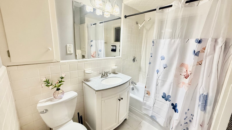 Building Photo - 799 Pleasant St