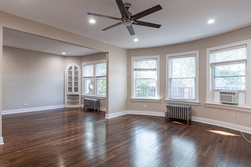 Building Photo - 1436 W Farragut Ave