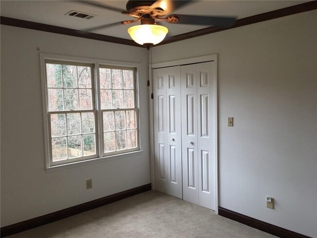 Building Photo - 310 Milesford Ct