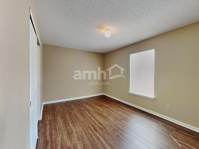 Building Photo - 6803 Amber Springs Way