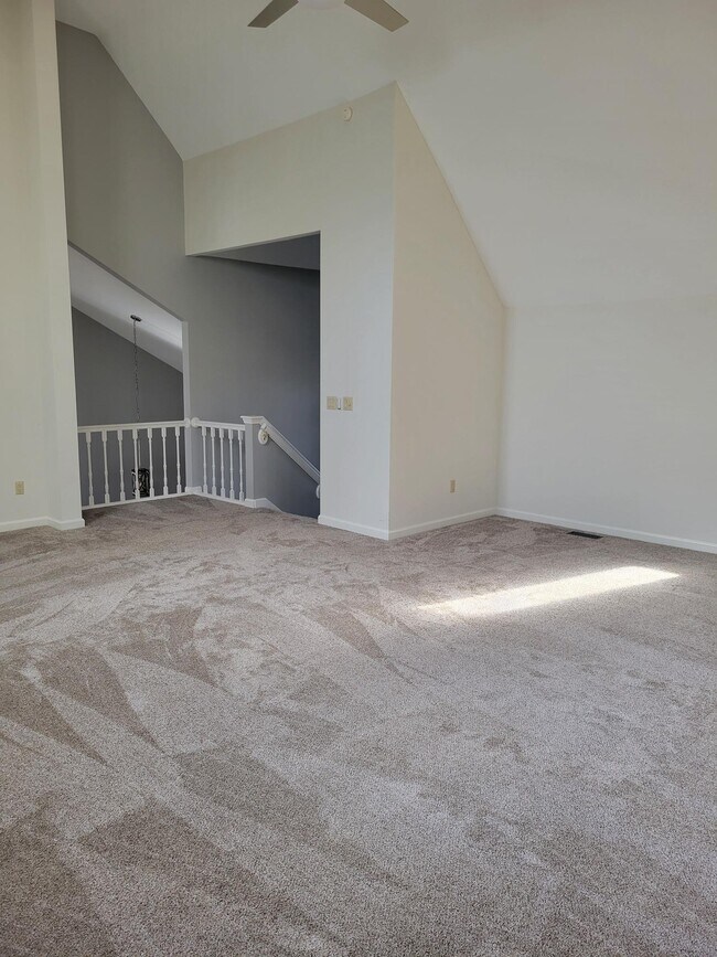 Building Photo - 116 Knollwood Ln