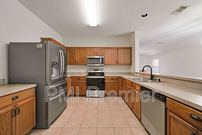 Building Photo - 8420 Silverbell Ln