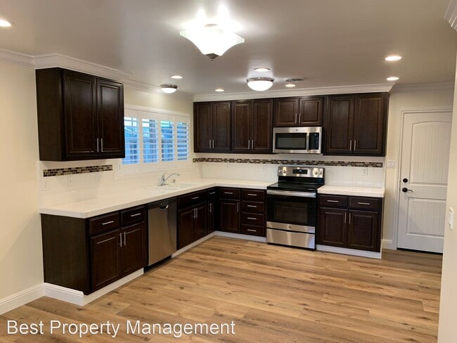 Building Photo - 4 br, 2 bath House - 223 Laguna Dr